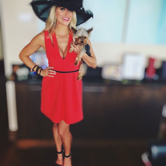 BCBG Dresses & Skirts - BcBg orange sz 4 mini w pockets DERBY